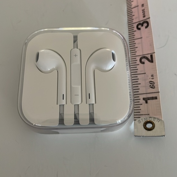 OEM Apple EarPods Wired 3.5mm Headphone Plug - Picture 8 of 16